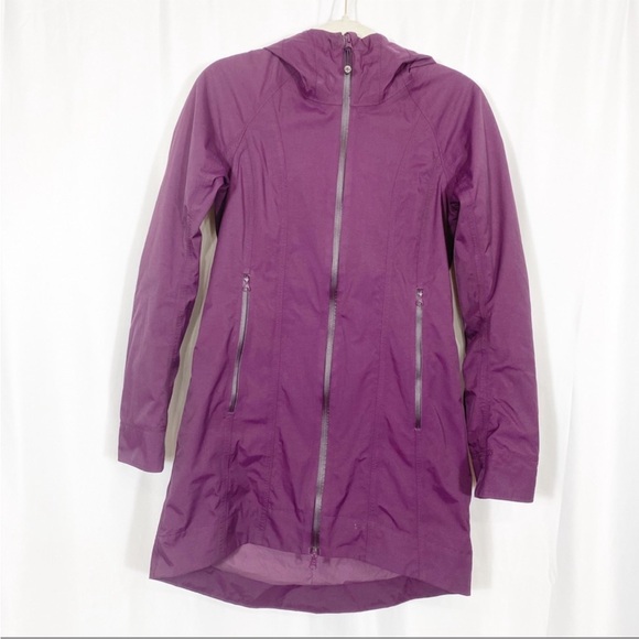 Lululemon Right As Rain Jacket: Plum . Perfect used condition. Size 6. - Picture 3 of 9